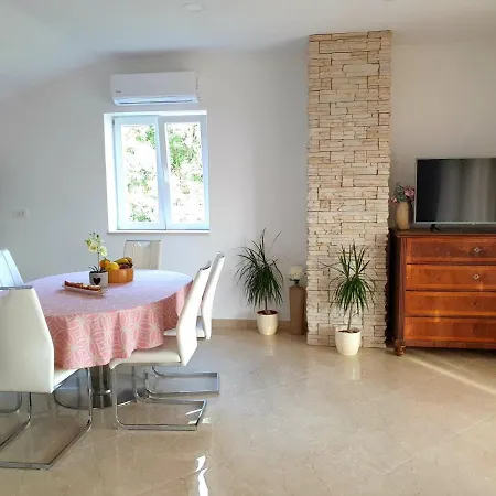 Ardura Shimmering On The Sea