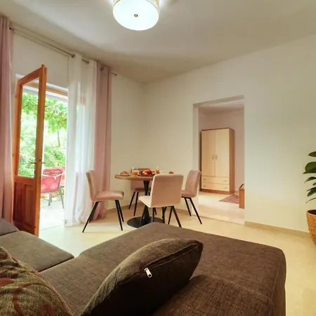 Apartment Ardura Shimmering On The Sea Mlini