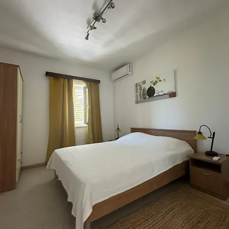 Ardura Shimmering On The Sea